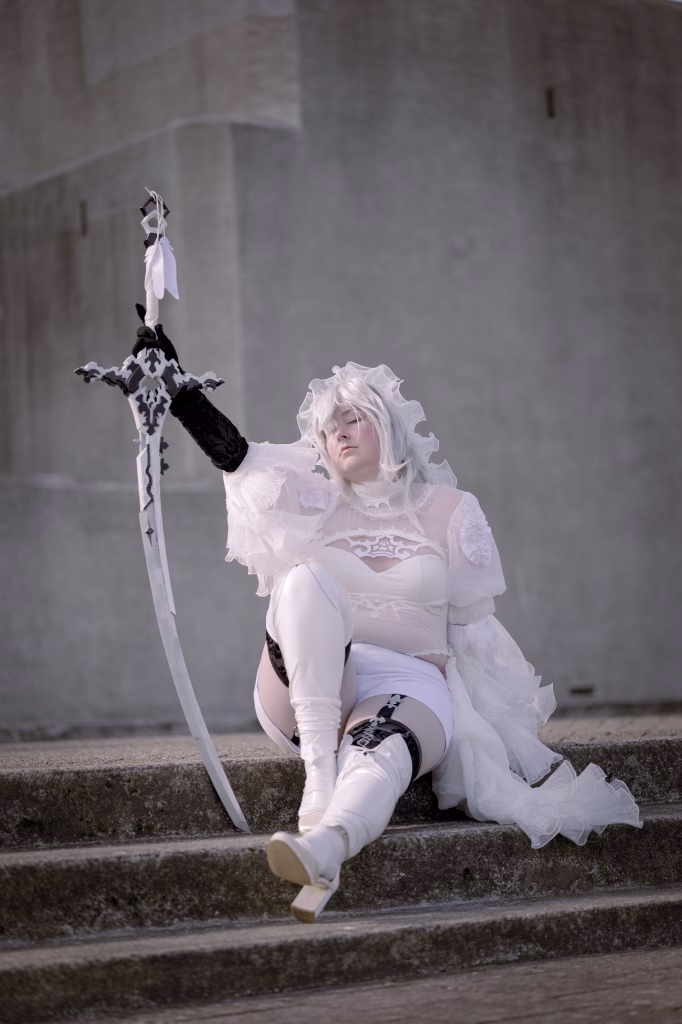 10H bride cosplay